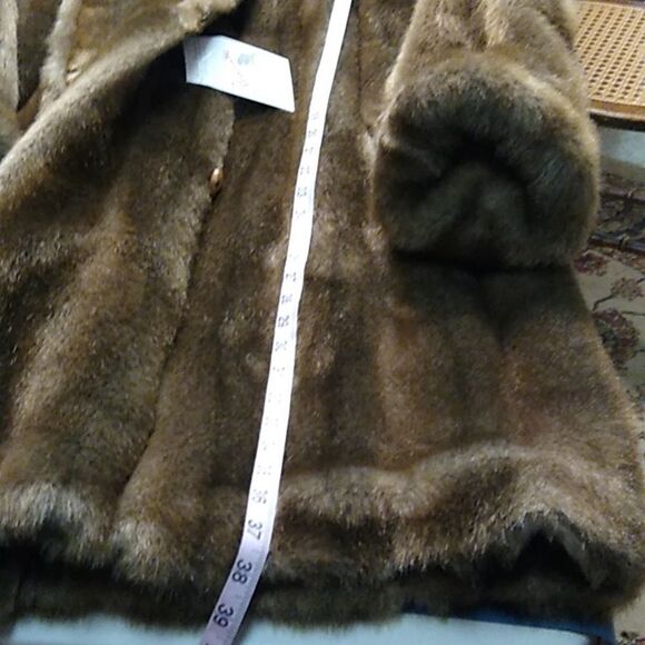 J. Percy Marvin Richards, Faux fur coat - Picture 8 of 11